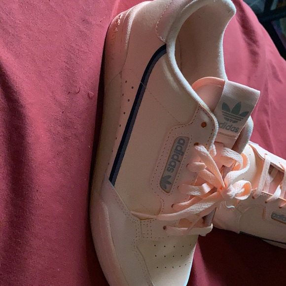 Spring time Adidas - Picture 2 of 3